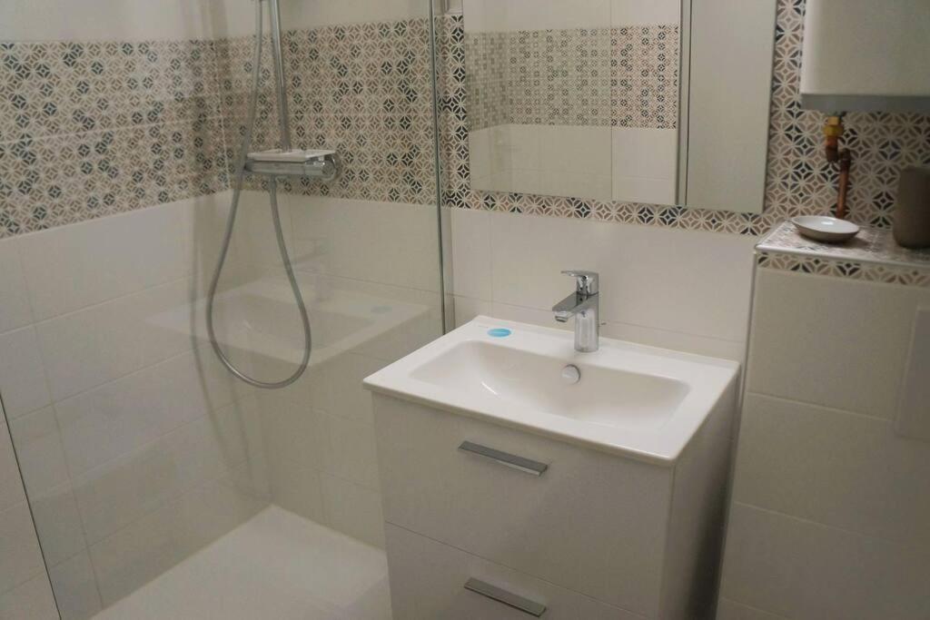 Studio Climatise Et Spacieux Situe Pres Des Parcs Vichy Ngoại thất bức ảnh